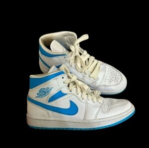 Nike Air Jordan 1 Mid Women’s 6.5 White Dark Powder Blue High Top Basketball UNC